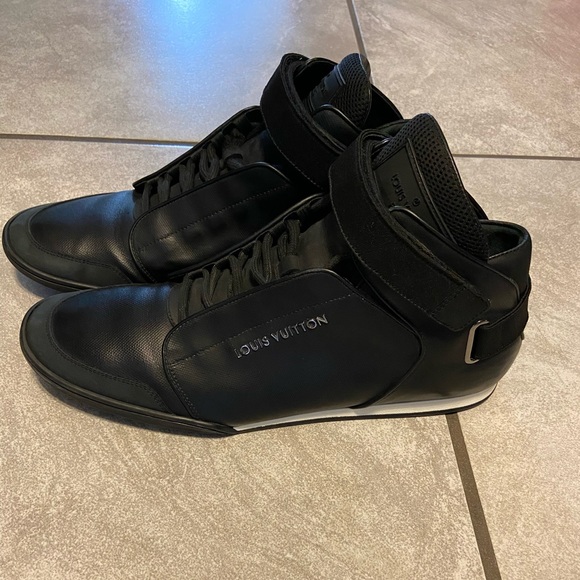 Men’s Louis Vuitton sneakers - Picture 3 of 8